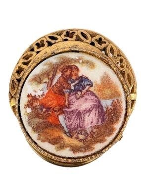 Vintage Romantic Couple Scarf Clip Gold Tone Cameo Filigree